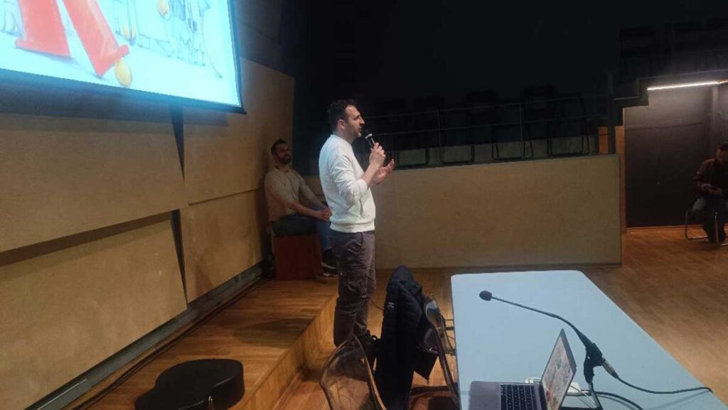 «Συγγνώμη για τη φασαρία αλλά εμείς θα παίξουμε μπάλα»