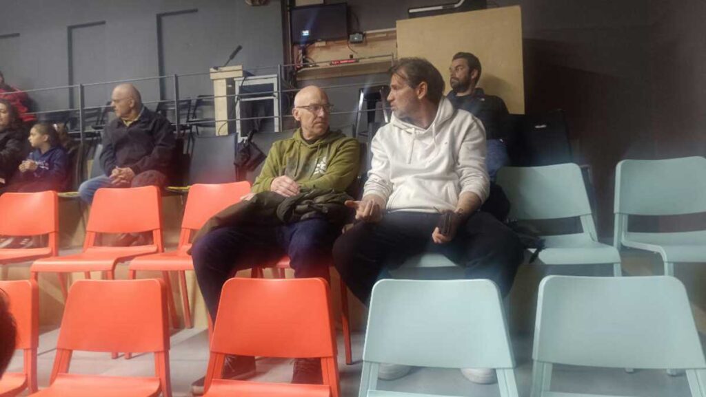 «Συγγνώμη για τη φασαρία αλλά εμείς θα παίξουμε μπάλα»