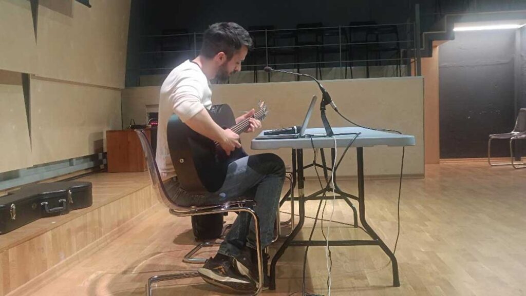 «Συγγνώμη για τη φασαρία αλλά εμείς θα παίξουμε μπάλα»