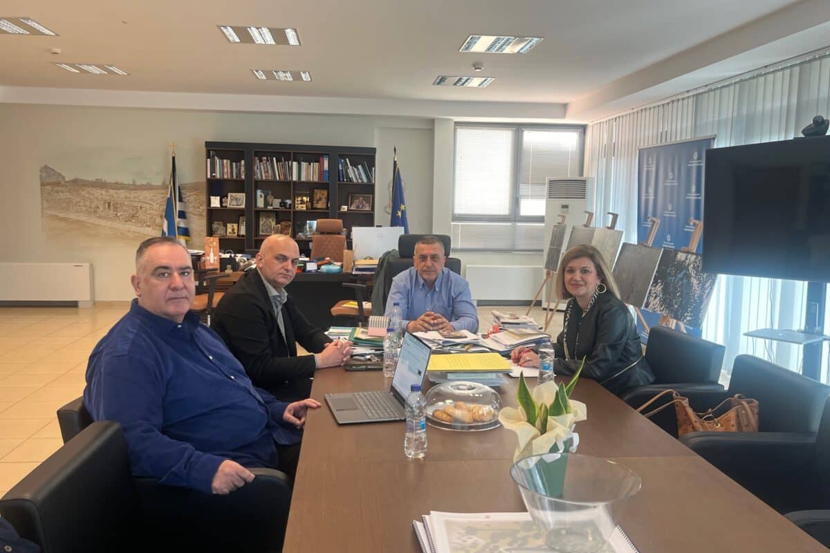 &Theta;&epsilon;&sigma;&sigma;&alpha;&lambda;&iota;&kappa;ή &sigma;&upsilon;&mu;&mu;&alpha;&chi;ί&alpha; &mu;&epsilon; &Gamma;&alpha;&lambda;&lambda;ί&alpha; &gamma;&iota;&alpha; &tau;&upsilon;&rho;ί &kappa;&alpha;&iota; &kappa;&rho;&alpha;&sigma;ί