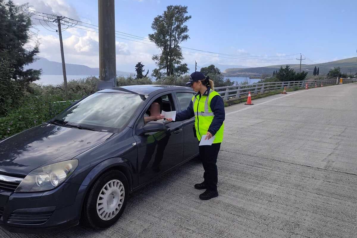 Οδική ασφάλεια Θεσσαλία: Έλεγχοι και φυλλάδια σε οδηγούς για το Πάσχα