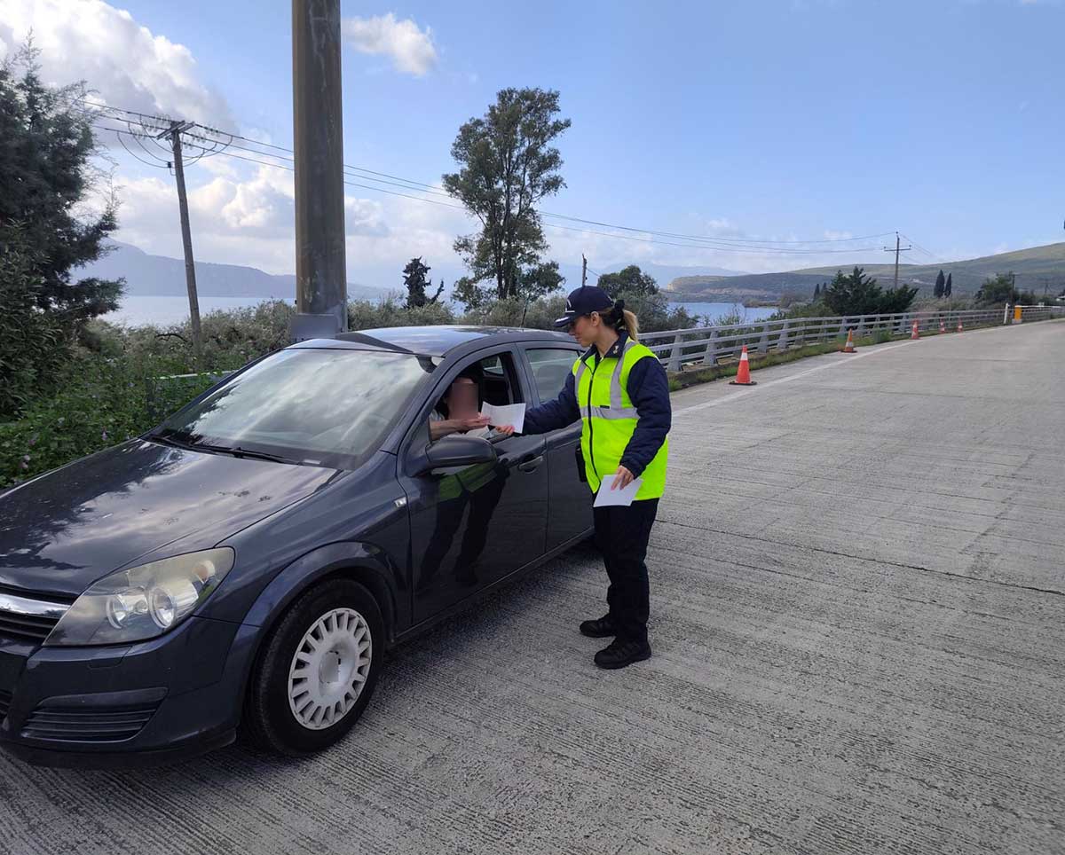 Οδική ασφάλεια Θεσσαλία: Έλεγχοι και φυλλάδια σε οδηγούς για το Πάσχα