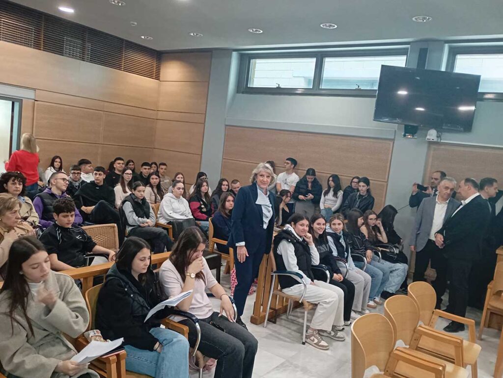 Τρίκαλα: Ολοκληρώθηκε η πρώτη Εικονική Δίκη μαθητών