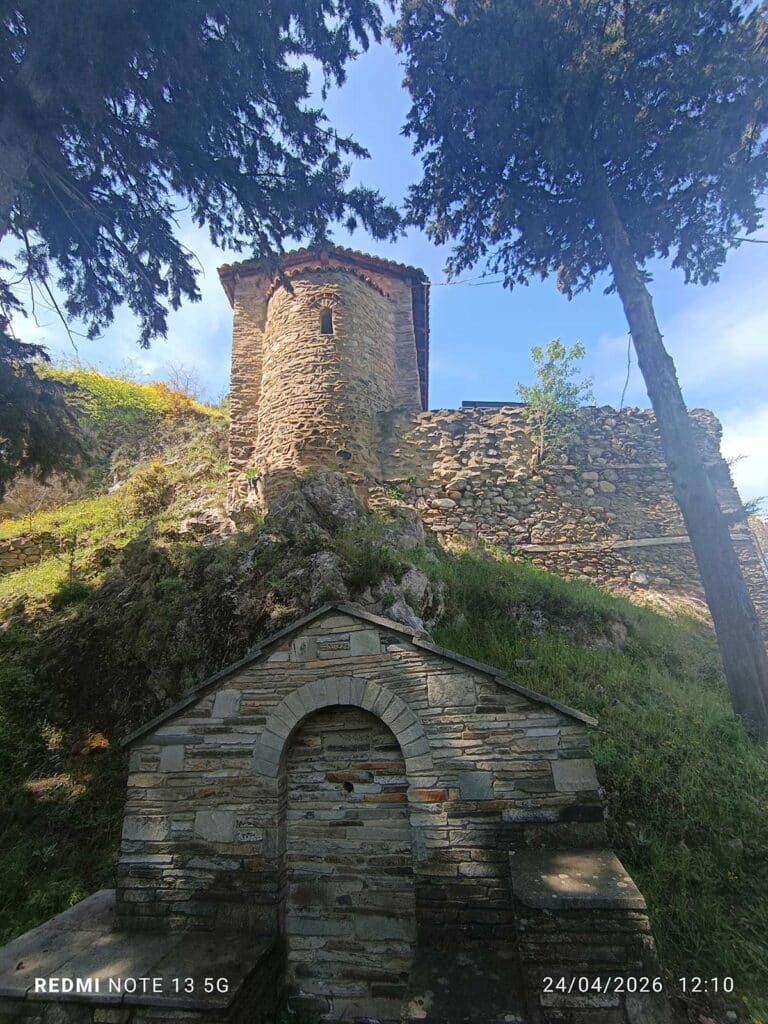 9ο Γυμνάσιο Τρικάλων: Εκδρομή σε Σέρβια και Σιάτιστα