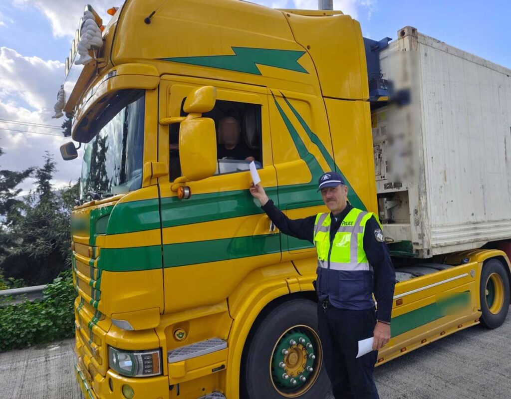 Οδική ασφάλεια Θεσσαλία: Έλεγχοι και φυλλάδια σε οδηγούς για το Πάσχα