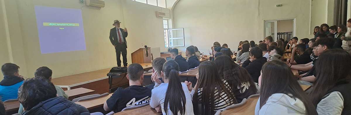 5ο Γυμνάσιο Τρικάλων: «Μηδείς αγεωμέτρητος εισίτω» σε ξεχωριστή μαθηματική δράση