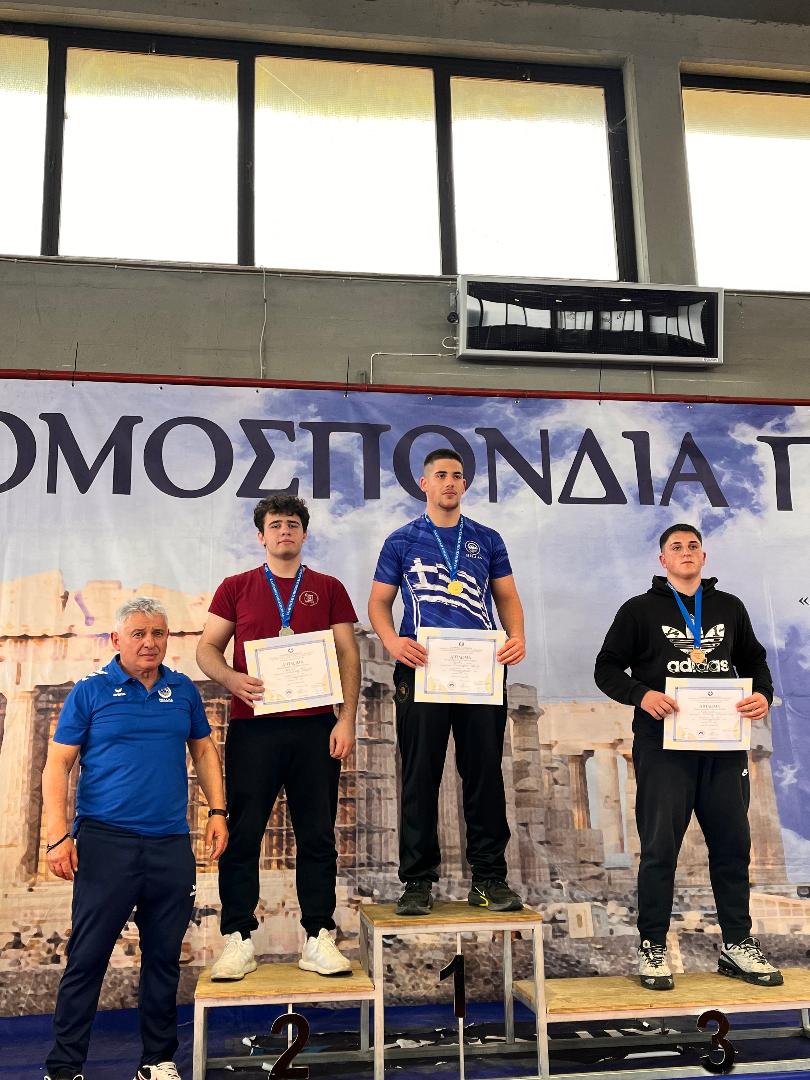 &Alpha;&sigma;&eta;&mu;έ&nu;&iota;&omicron; &mu;&epsilon;&tau;ά&lambda;&lambda;&iota;&omicron; &gamma;&iota;&alpha; &Tau;&rho;&iota;&kappa;&alpha;&lambda;&iota;&nu;ό &mu;&alpha;&theta;&eta;&tau;ή &sigma;&tau;&eta;&nu; &pi;ά&lambda;&eta;