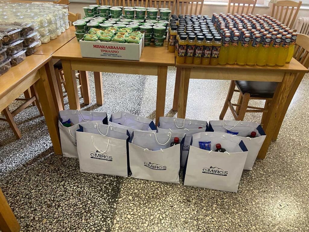 Κοινωνικό Εστιατόριο Τρικάλων: Πασχαλινή στήριξη σε 220 άτομα