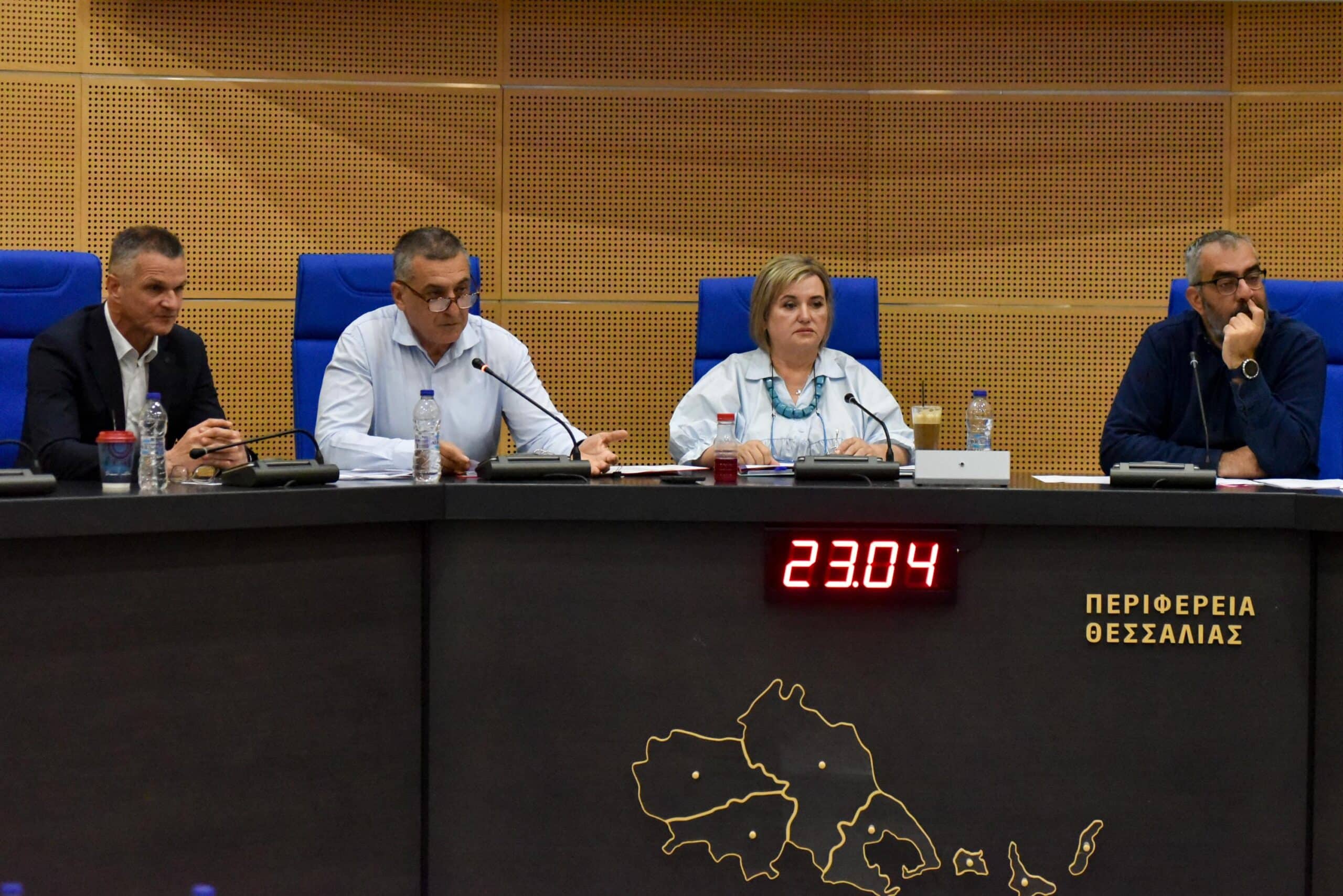 &Eta;&mu;&epsilon;&rho;ί&delta;&alpha; &gamma;&iota;&alpha; &alpha;&iota;&theta;&alpha;&lambda;&omicron;&mu;ί&chi;&lambda;&eta; &sigma;&tau;&alpha; &Tau;&rho;ί&kappa;&alpha;&lambda;&alpha; &mdash; 10 &pi;&epsilon;&rho;&iota;&beta;&alpha;&lambda;&lambda;&omicron;&nu;&tau;&iota;&kappa;έ&sigmaf; &delta;&rho;ά&sigma;&epsilon;&iota;&sigmaf; &sigma;&epsilon; ό&lambda;&eta; &tau;&eta; &Theta;&epsilon;&sigma;&sigma;&alpha;&lambda;ί&alpha;