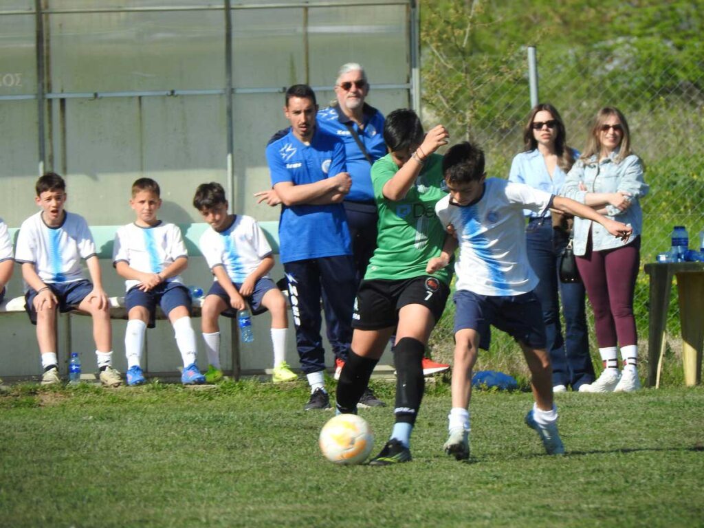 Σ’ εξέλιξη η ποδοσφαιρική γιορτή στη «Μπαλκούρα»
