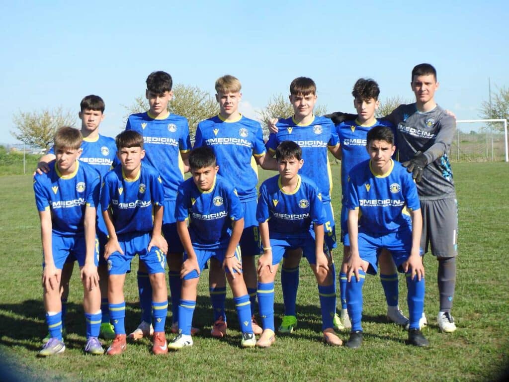 Σ’ εξέλιξη η ποδοσφαιρική γιορτή στη «Μπαλκούρα»