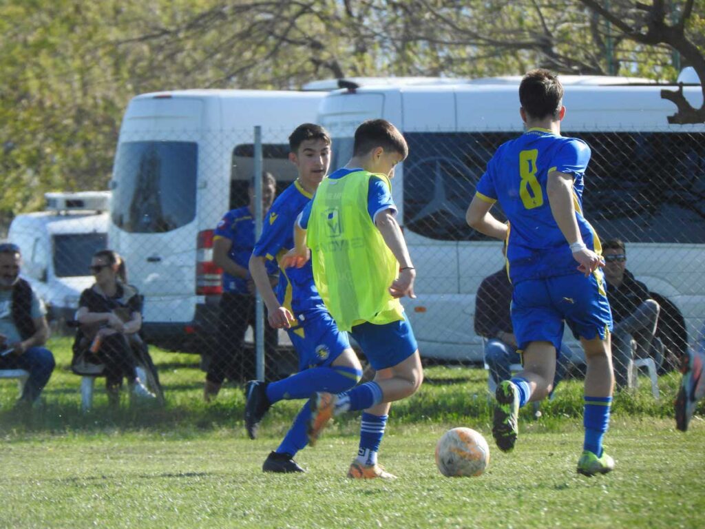 Σ’ εξέλιξη η ποδοσφαιρική γιορτή στη «Μπαλκούρα»