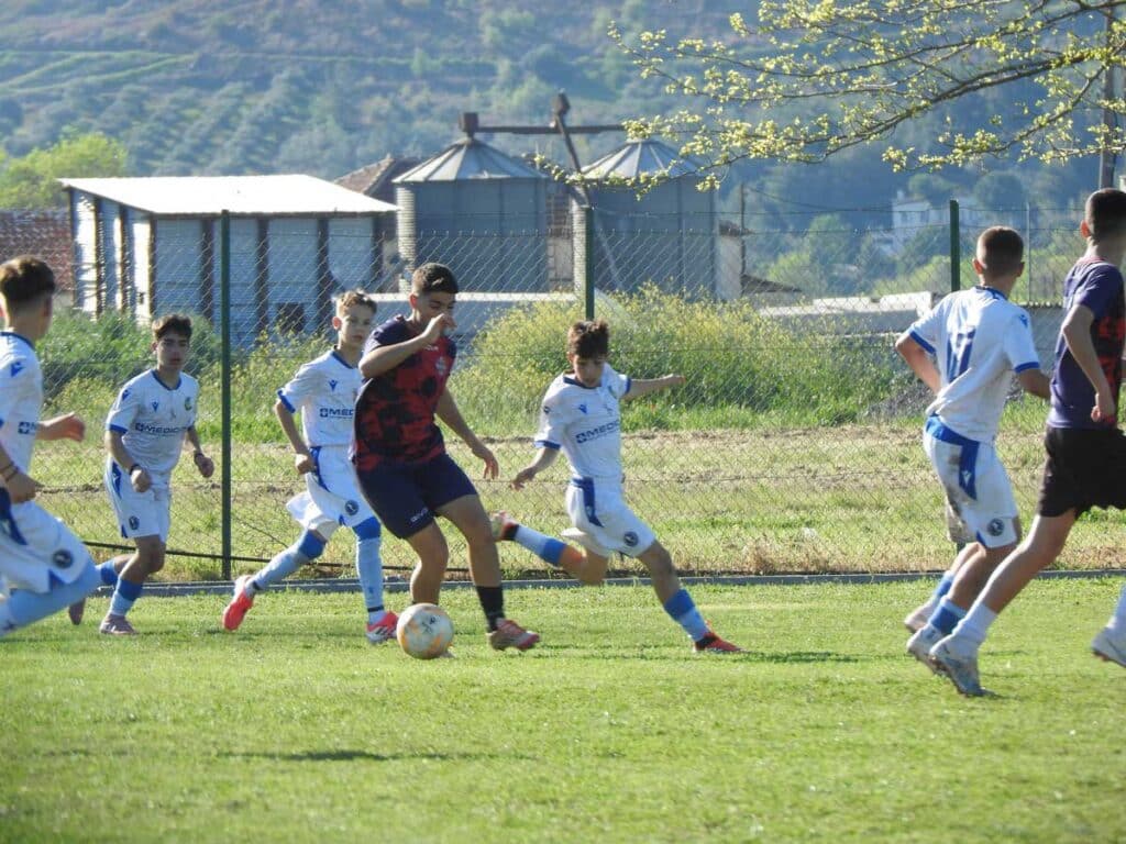 Σ’ εξέλιξη η ποδοσφαιρική γιορτή στη «Μπαλκούρα»