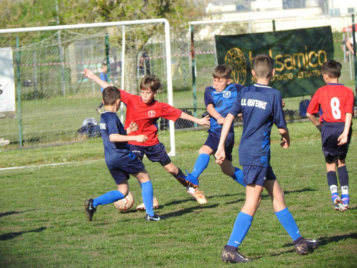 Σ’ εξέλιξη η ποδοσφαιρική γιορτή στη «Μπαλκούρα»