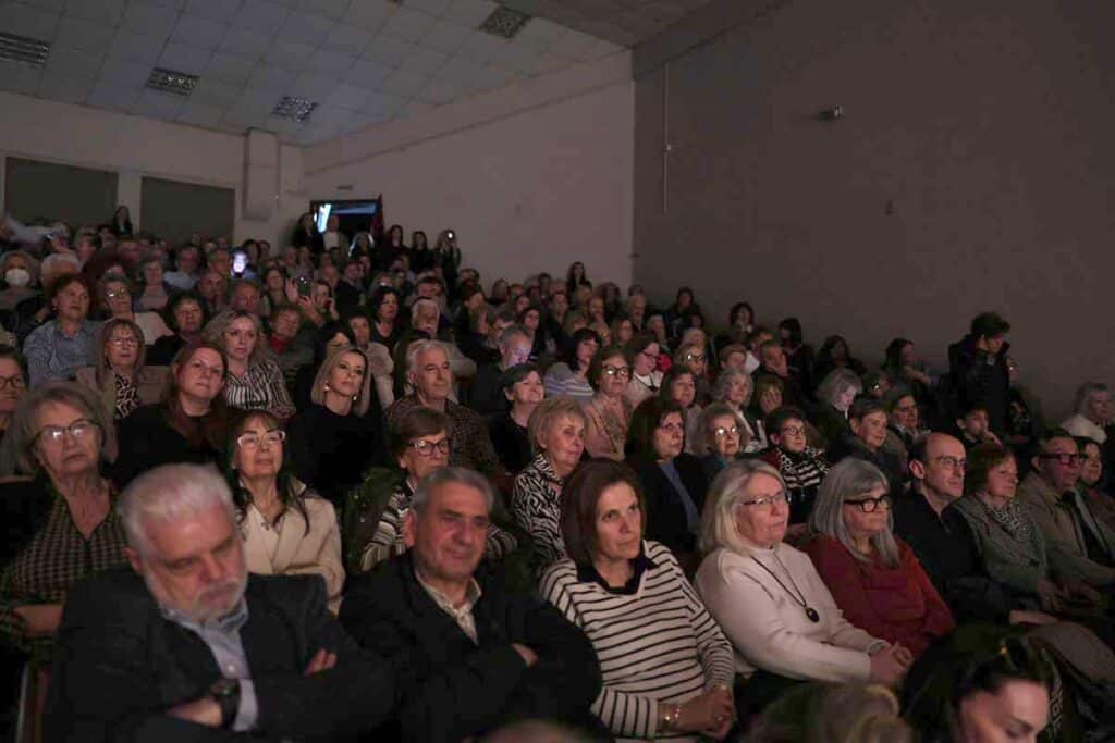 Καλαμπάκα: Κατάμεστο το Πολιτιστικό με Γλυκερία
