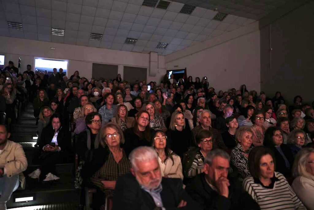 Καλαμπάκα: Κατάμεστο το Πολιτιστικό με Γλυκερία
