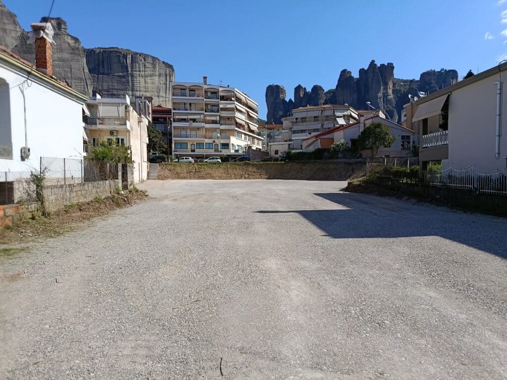 Καλαμπάκα: Πάρκινγκ 100 θέσεων στο χαλίκι