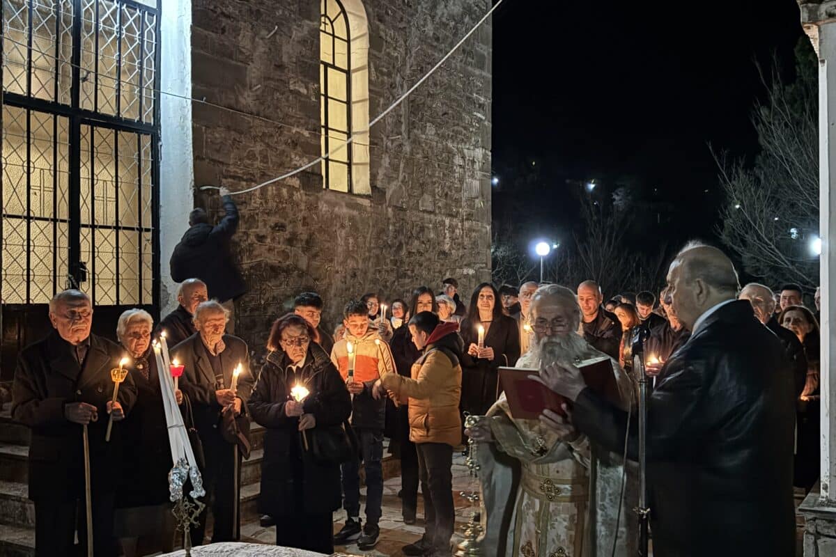 &Pi;ά&sigma;&chi;&alpha; &sigma;&tau;&eta; &Mu;&epsilon;&sigma;&omicron;&chi;ώ&rho;&alpha;: &Pi;&lambda;ή&theta;&omicron;&sigmaf; &kappa;ό&sigma;&mu;&omicron;&upsilon; &sigma;&epsilon; &Epsilon;&pi;&iota;&tau;ά&phi;&iota;&omicron; &kappa;&alpha;&iota; &Alpha;&nu;ά&sigma;&tau;&alpha;&sigma;&eta;