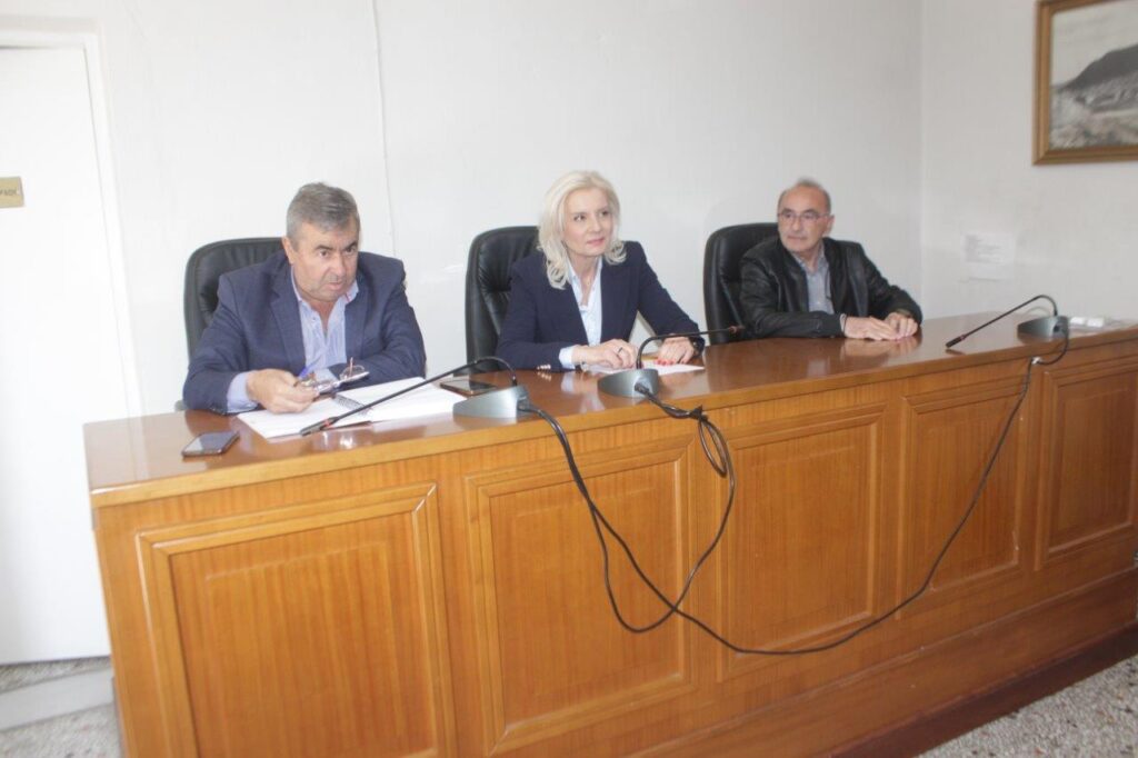 Σύσκεψη Μαράβα – Καραλαριώτου για τα φράγματα