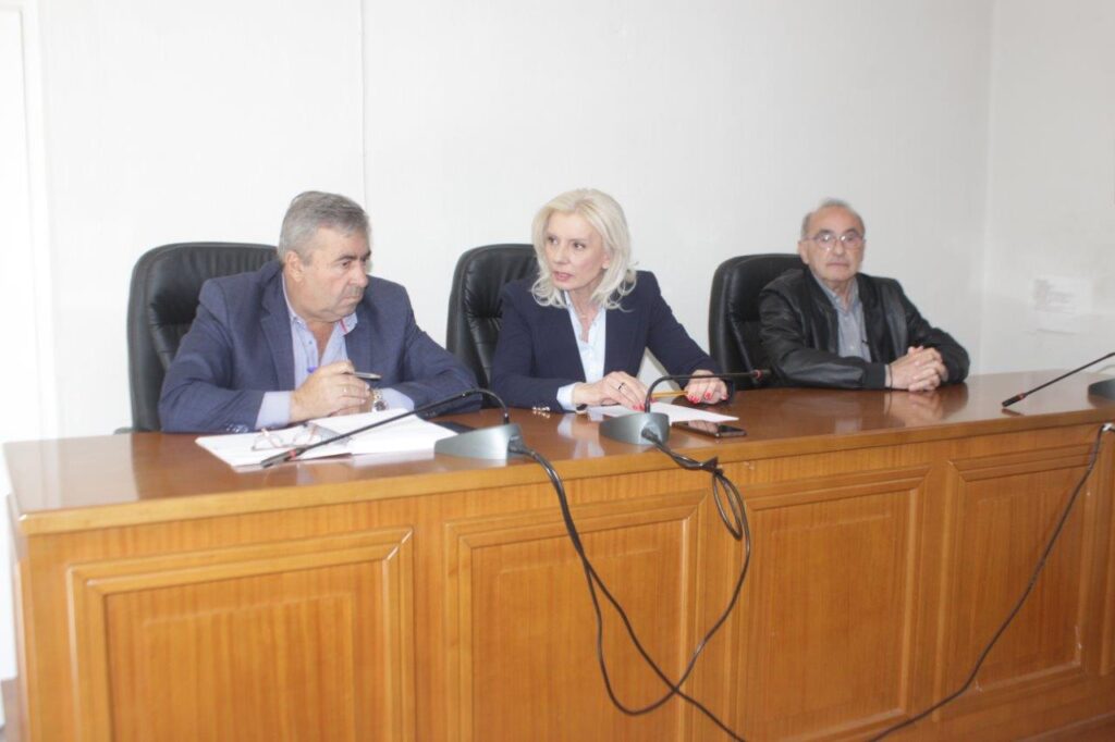 Σύσκεψη Μαράβα – Καραλαριώτου για τα φράγματα