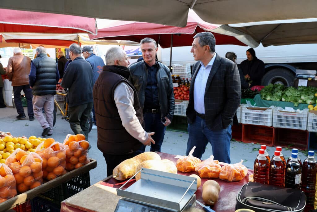 Κουρέτας από λαϊκή Λάρισας: Πίεση σε τιμές και εισόδημα παραγωγών
