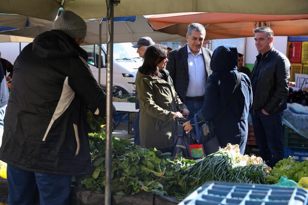Κουρέτας από λαϊκή Λάρισας: Πίεση σε τιμές και εισόδημα παραγωγών