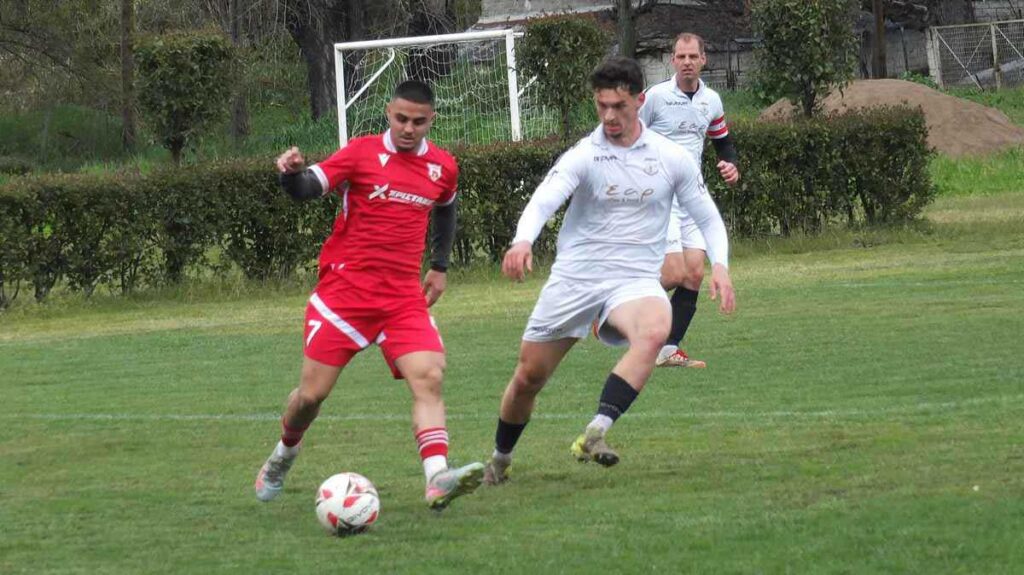 Μαζί δεν κάνουν και χώρια δεν μπορούν. Νεοχώρι και Μετέωρα έμειναν στο 0-0