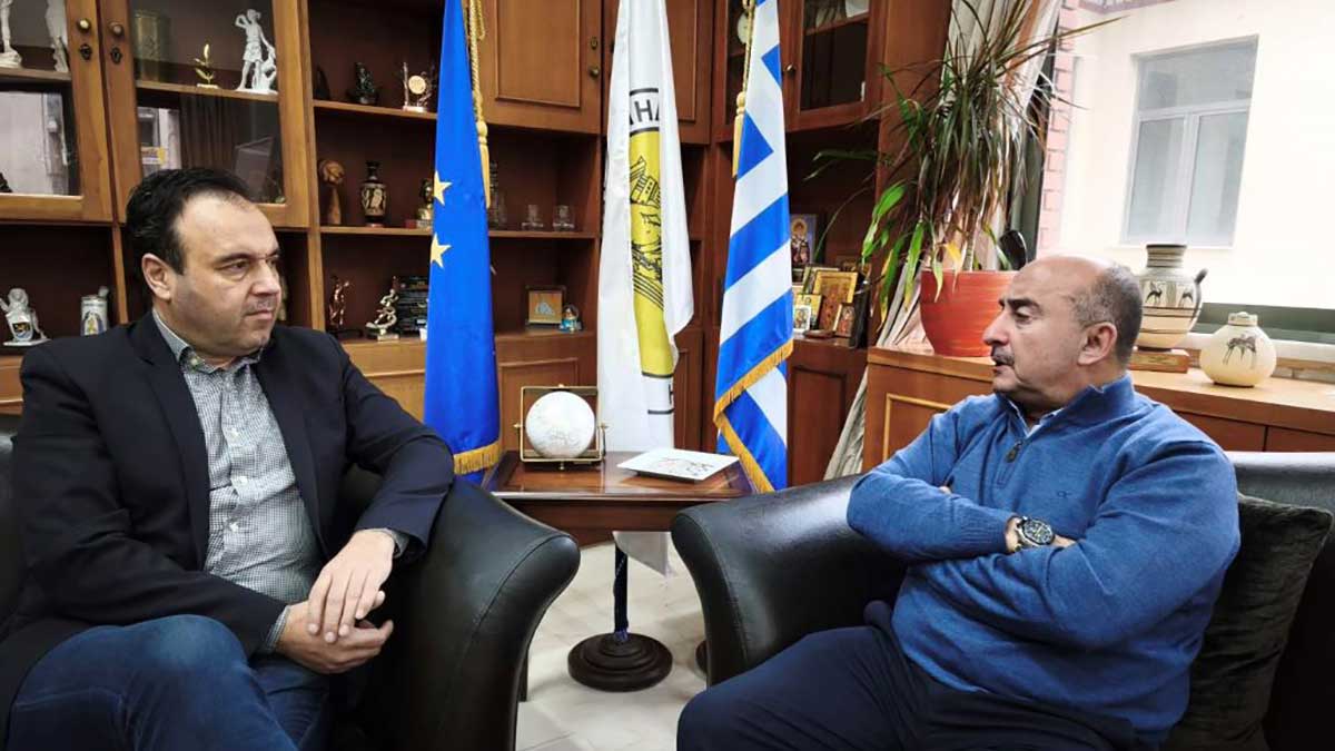 Τρίκαλα: Μετονομασία της κεντρικής πλατείας σε «Δημήτρης Παπαστεργίου»