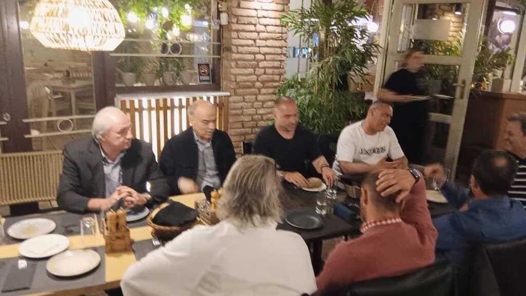 ΑΟΤ: Επεσε ή άνοιξε η αυλαία στον δείπνο;