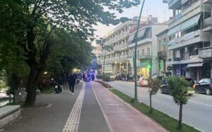 Τροχαίο στην Όθωνος: Δύο τραυματίες μετά από παράσυρση