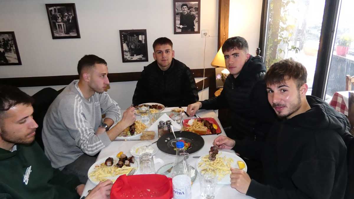 Δείπνο - προσφορά στην ομάδα των Μετεώρων πριν το ντέρμπι