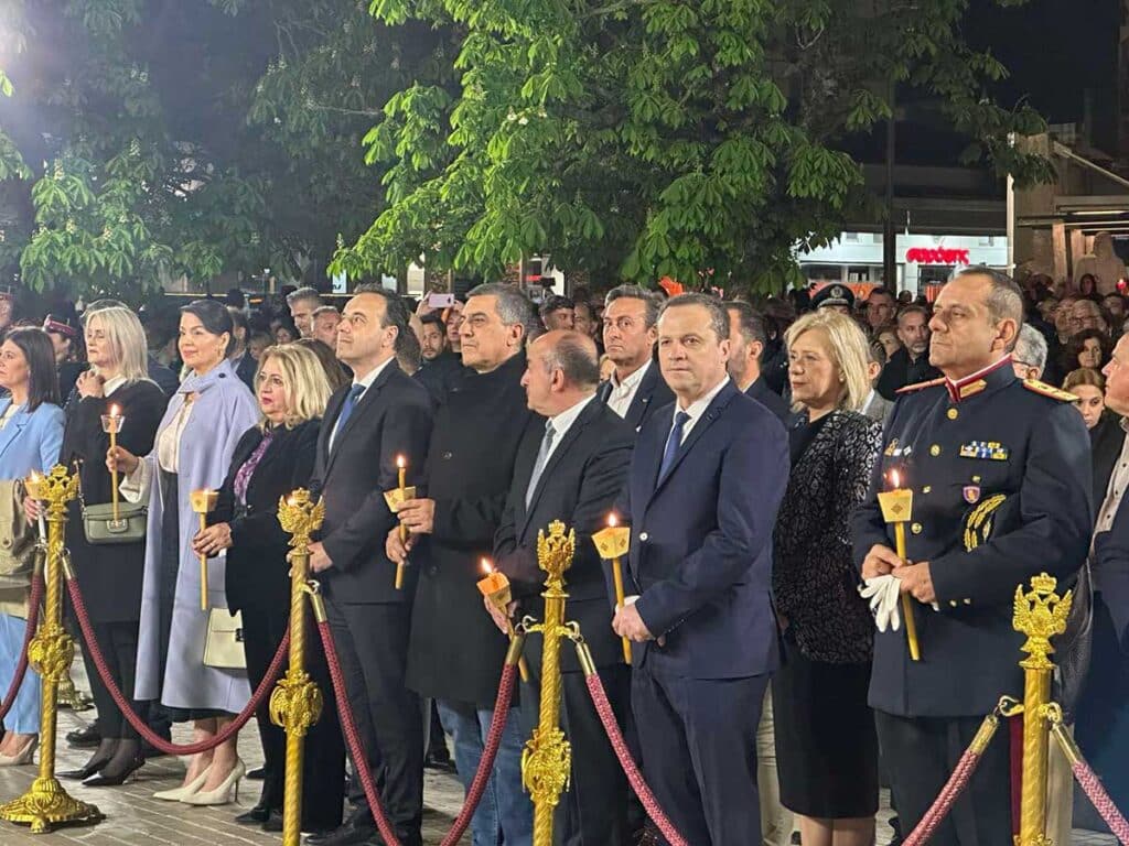 Με κατάνυξη η συνάντηση των Επιταφίων στα Τρίκαλα