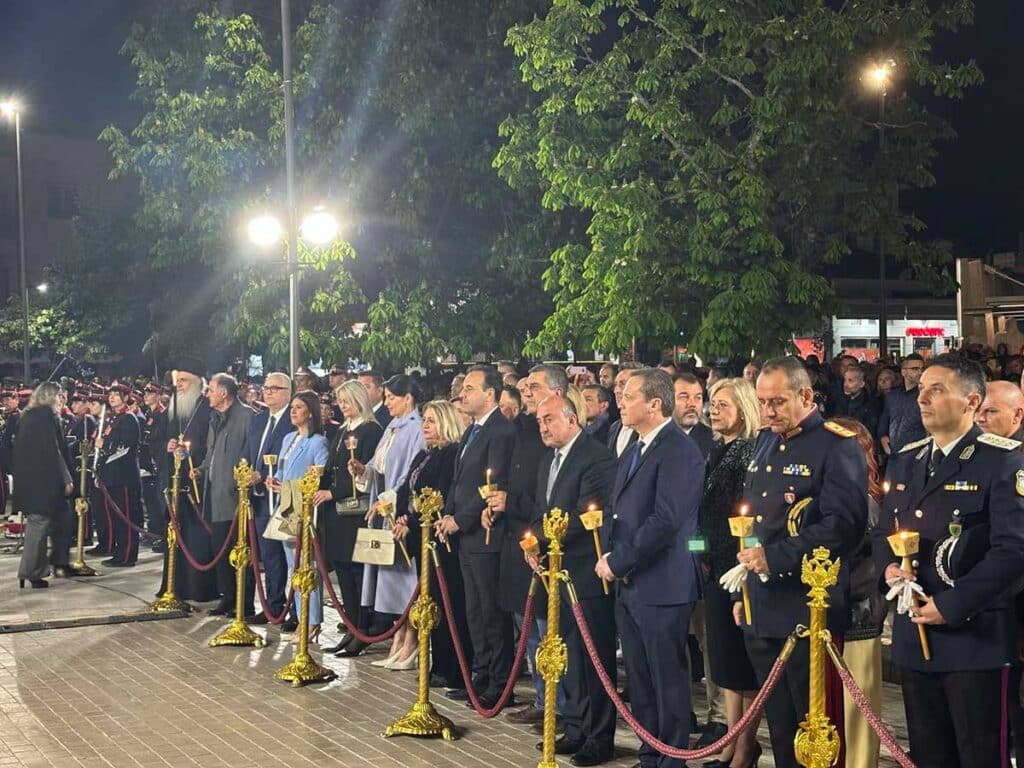 Με κατάνυξη η συνάντηση των Επιταφίων στα Τρίκαλα