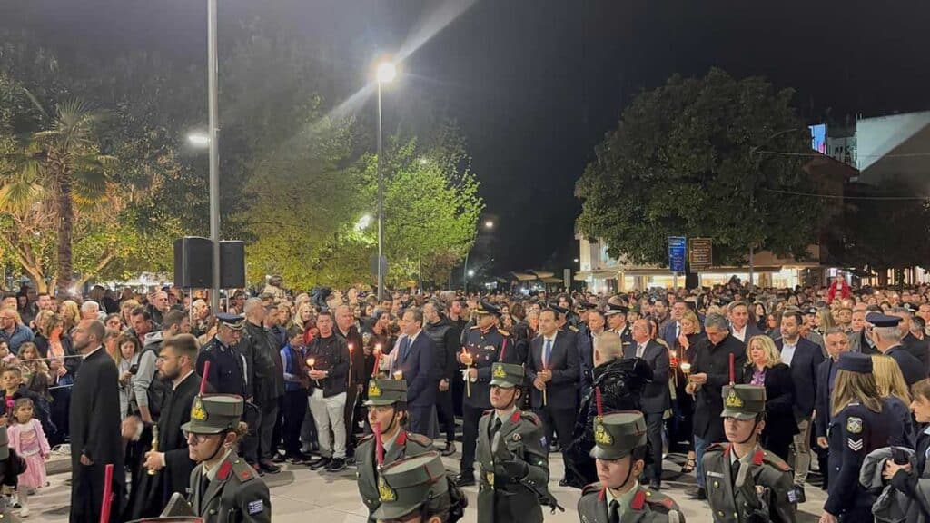 Με κατάνυξη η συνάντηση των Επιταφίων στα Τρίκαλα