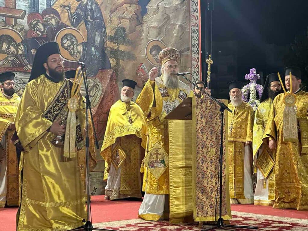 Με κατάνυξη η συνάντηση των Επιταφίων στα Τρίκαλα