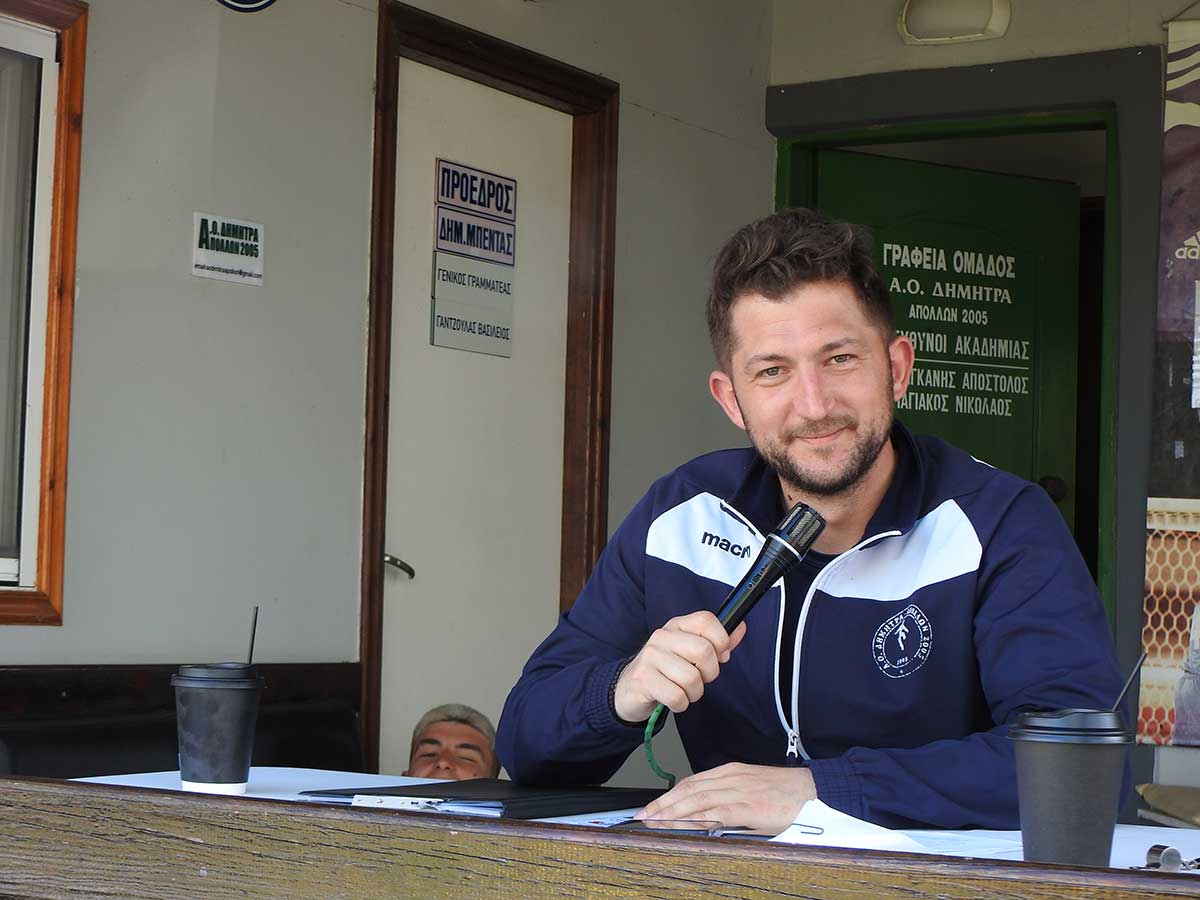 Αθεράπευτα… εθελοντής ο Νίκος Μουστάκας