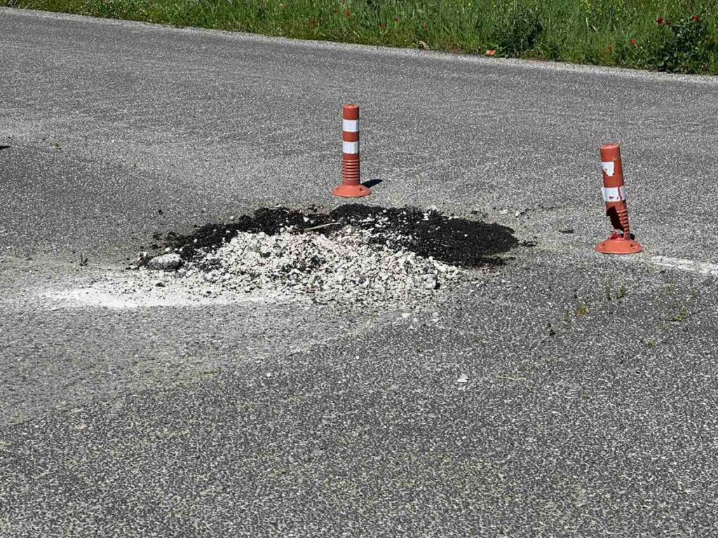 Μπαλκούρα: Η «έξυπνη» λακκούβα που δεν λέει να κλείσει