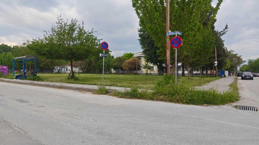 Τρίκαλα: Καθάρισαν το οικόπεδο, «ξέχασαν» το 2ο Νηπιαγωγείο