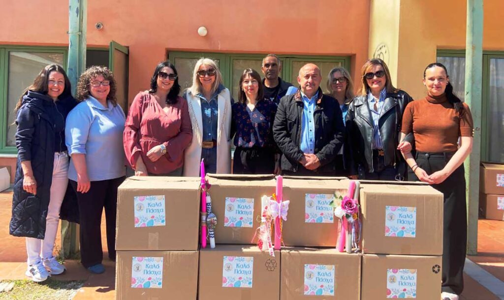 Τρίκαλα: 400 «πακέτα αγάπης» από το Κοινωνικό Παντοπωλείο