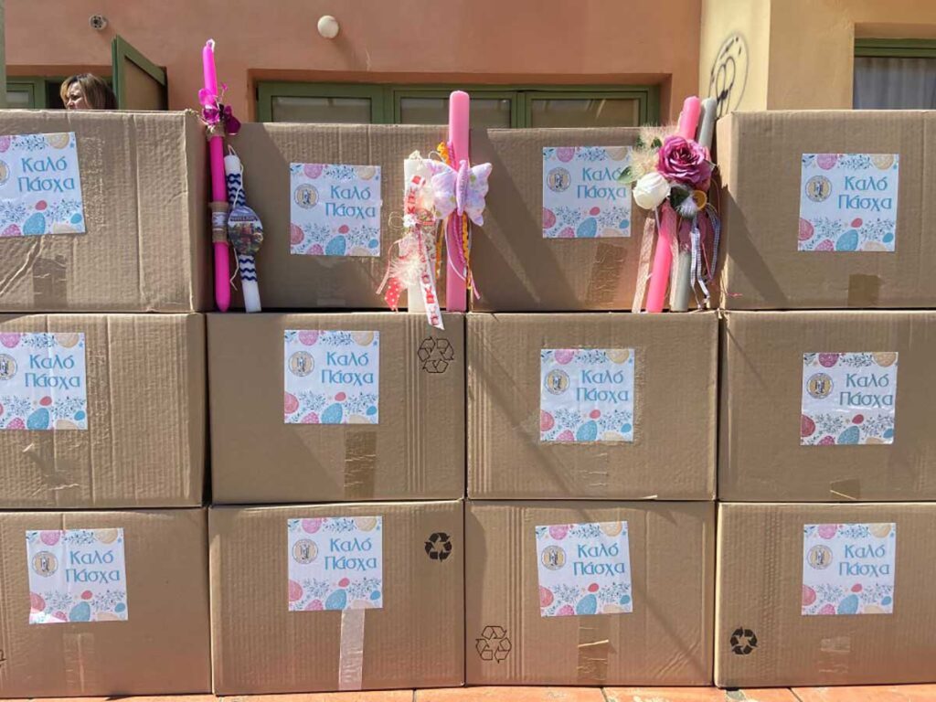 Τρίκαλα: 400 «πακέτα αγάπης» από το Κοινωνικό Παντοπωλείο