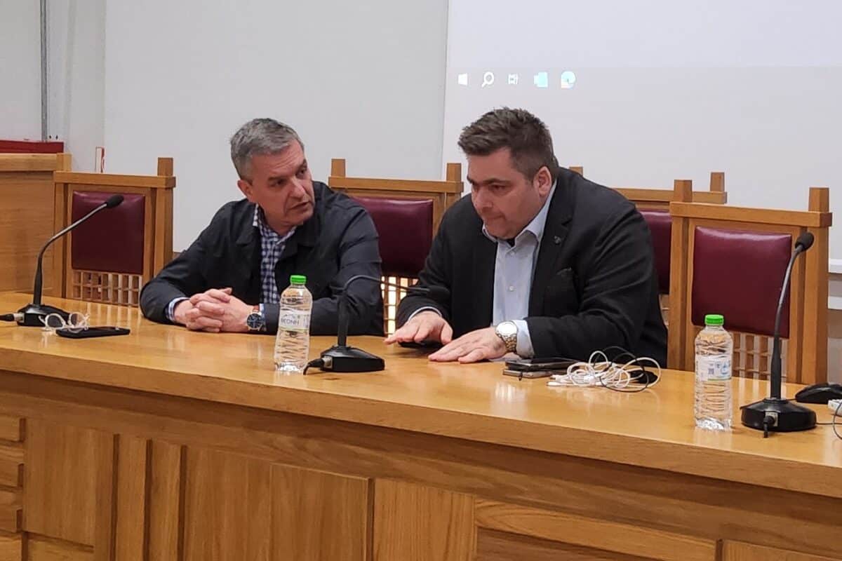 &Sigma;&tau;&omicron; &Epsilon;&pi;&iota;&mu;&epsilon;&lambda;&eta;&tau;ή&rho;&iota;&omicron; &Tau;&rho;&iota;&kappa;ά&lambda;&omega;&nu; &omicron; &Gamma;&iota;ά&nu;&nu;&eta;&sigmaf; &Beta;&omicron;&upsilon;&tau;&sigma;&iota;&nu;ά&sigmaf;