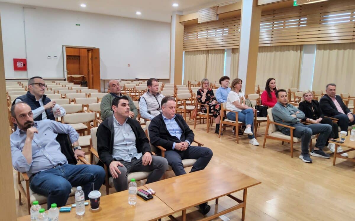 Στο Επιμελητήριο Τρικάλων ο Γιάννης Βουτσινάς