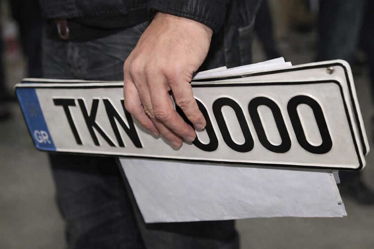 Επιστροφή πινακίδων στα Τρίκαλα για το Πάσχα από Μ. Τρίτη