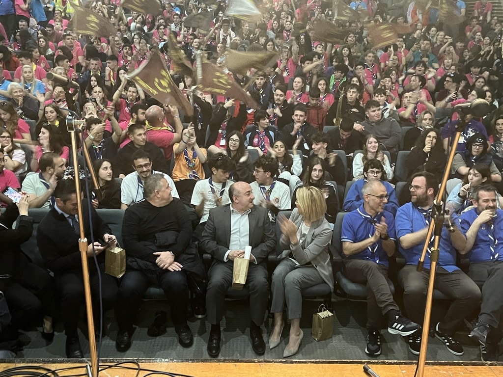 Τα Τρίκαλα «πλημμύρισαν» από 1.300 προσκόπους