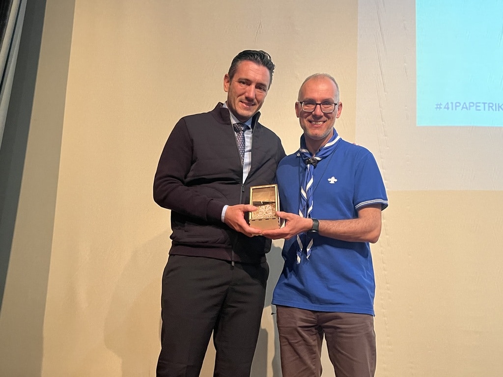 Τα Τρίκαλα «πλημμύρισαν» από 1.300 προσκόπους