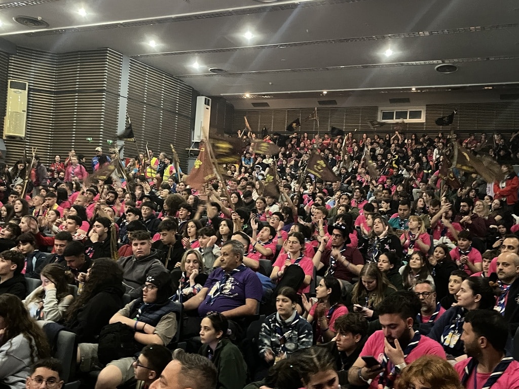 Τα Τρίκαλα «πλημμύρισαν» από 1.300 προσκόπους