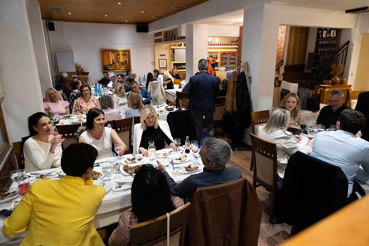 Κουρέτας: Γενέθλια με συνεργάτες και… τούρτα