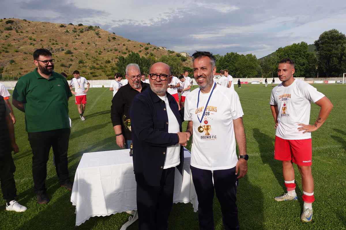Διγενής των… ανόδων. Φιέστα στο Νεοχώρι και βραβεύσεις