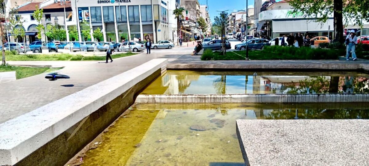Τρίκαλα: Αιχμηρό σχόλιο Ηλιάδη για τα 34.372 ευρώ στα συντριβάνια