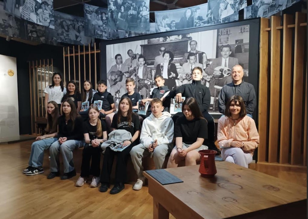 «Σέρλοκ Χολμς» στα Τρίκαλα: Μαθητές έλυσαν μυστήριο στο Μουσείο Τσιτσάνη